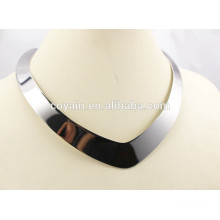 Shiny 316L Edelstahl Silber Punk Herz Drehmoment Halskette für Frauen